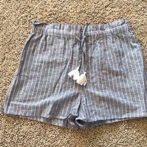 1. State Blue Striped Chambray Ruffle Waist Shorts Size Medium